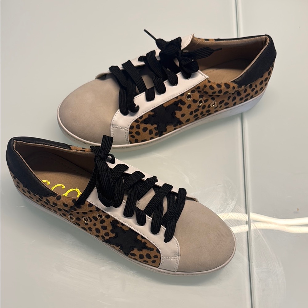 Vici Ccocci Leopard Print Sneakers with Black Laces size 10